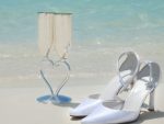 Apa yang dilakukan saat bulan madu - Sepatu pengantin di Pantai