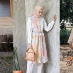 Style Kondangan Hijab Dengan Celana Kulot Terkini